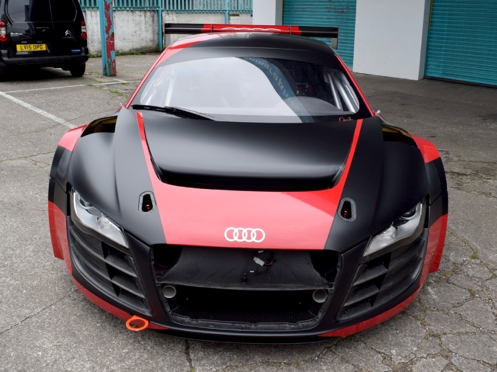 Audi R8 black and red track wrap