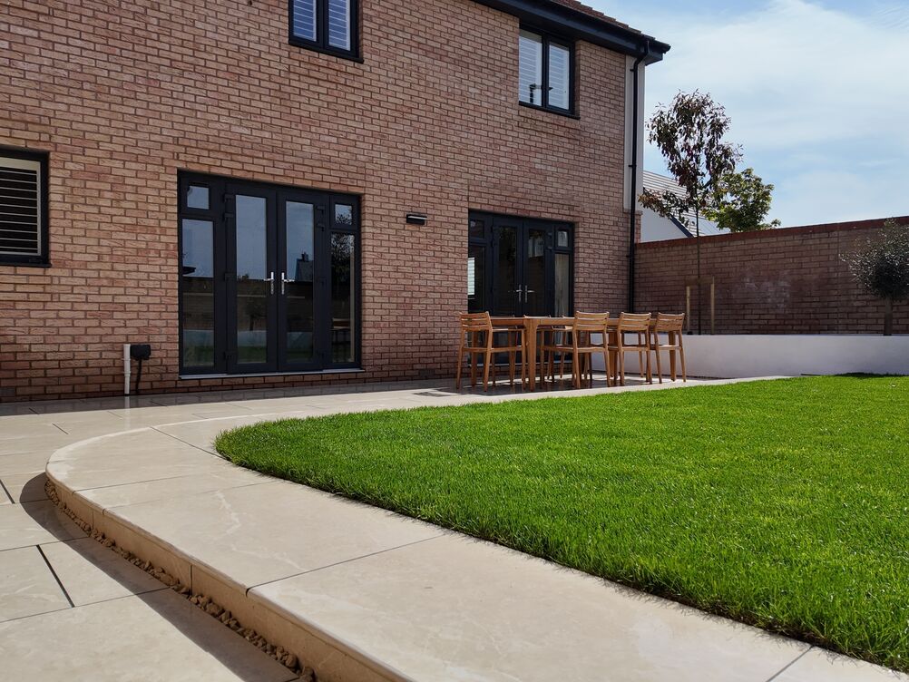 Gallery | Hd Landscaping | Landscape Gardening | Garden Maintenance Leighton Buzzard | Garden Design Bedfordshire
