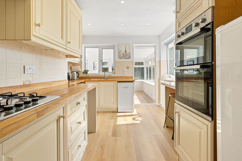 Glen Close, Polegate