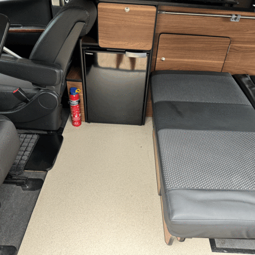 2007 Nissan Elgrand Camper Van 2.5V6 Auto 4 Berth