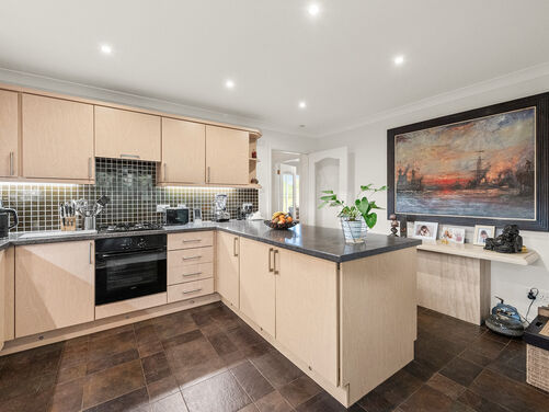 Sneddon Place, Airth, FK2 8GH