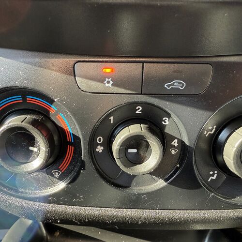 2015 (65)reg Fiat Doblo 1.6 M-Jet Camper Van - 1 Owner - 15222 miles