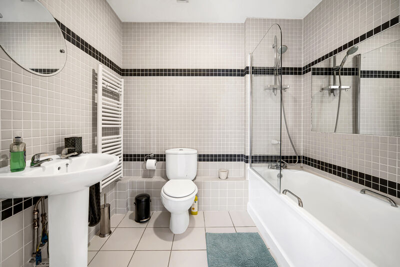 LANDMARK PLACE CARDIFF CITY CENTRE FURNISHED TWO BEDROOM APARTMENT WITH PARKING