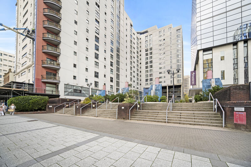 LANDMARK PLACE CARDIFF CITY CENTRE FURNISHED TWO BEDROOM APARTMENT WITH PARKING