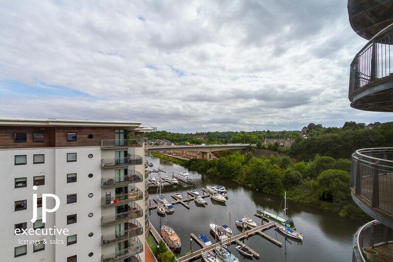 ROMA HOUSE VICTORIA WHARF CARDIFF BAY UNFURNISHED THREE BEDROOM APARTMENT WITH WATER VIEWS.