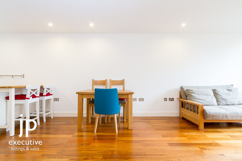 HAYES APARTMENTS CARDIFF CITY CENTRE FURNISHED ONE BEDROOM APARTMENT