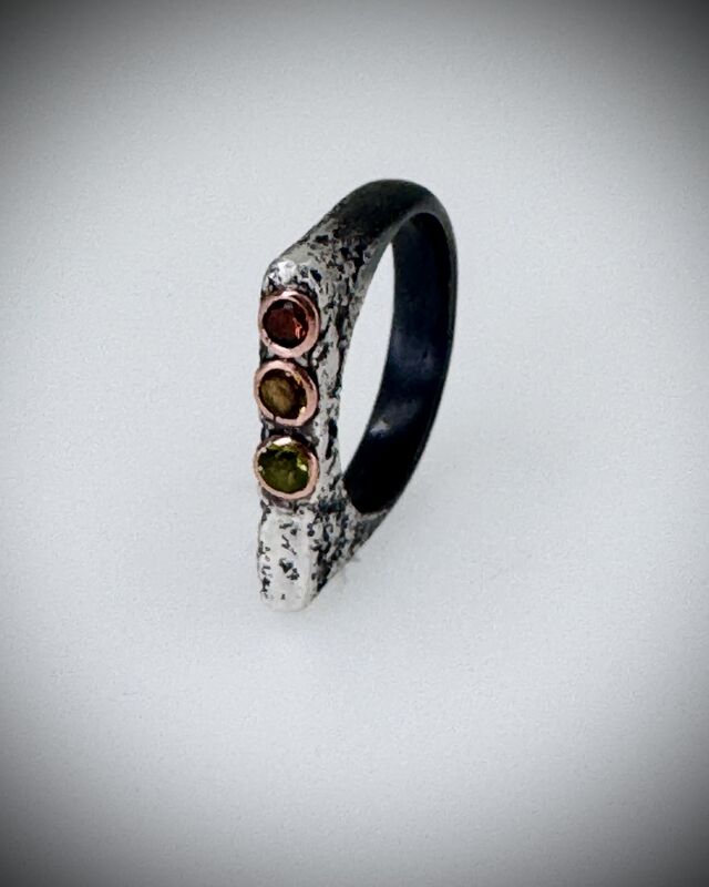 Urban Decay ‘Traffic Light’ ring