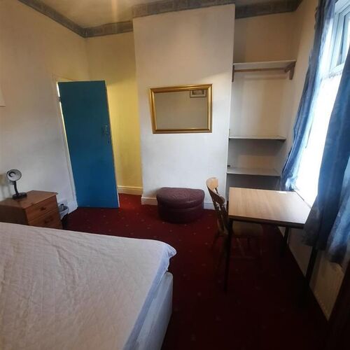 3 Bed Terraced House For Rent