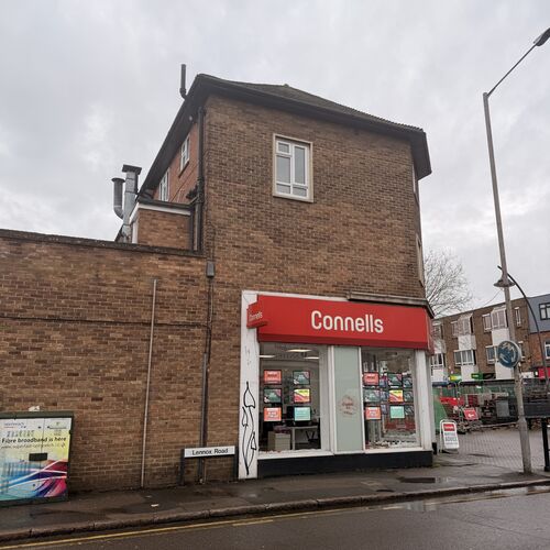 QUEENSWAY, BLETCHLEY - 3 BEDROOM MAISONETTE