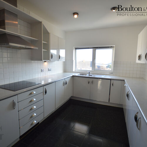 Renting in Cardiff - 3 Bedroom Duplex Penthouse Apartment, Cardiff Bay