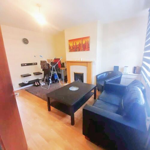  3 Double Bedroom House To Let