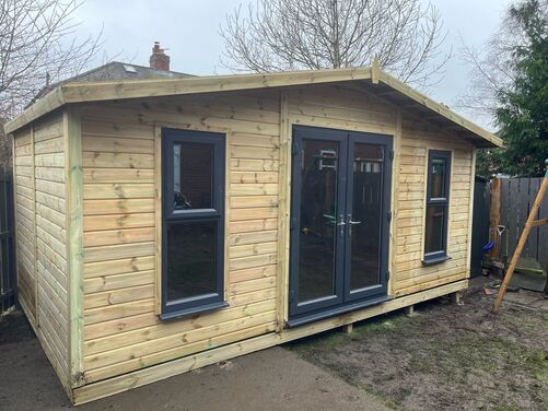 18x10 Apex Summer House