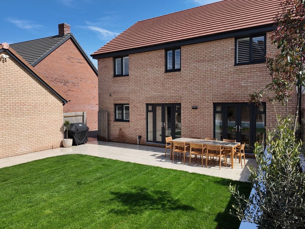 Gallery | Hd Landscaping | Landscape Gardening | Garden Maintenance Leighton Buzzard | Garden Design Bedfordshire
