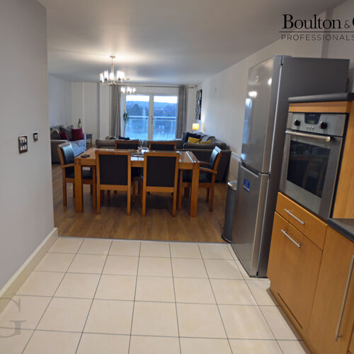 Renting in Cardiff - 2 bedroom apartment, Century Wharf, Cardiff Bay