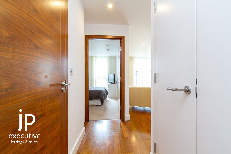 HAYES APARTMENTS CARDIFF CITY CENTRE FURNISHED ONE BEDROOM APARTMENT