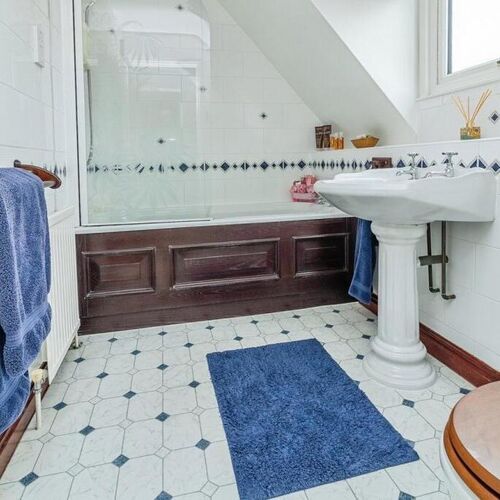 HIGH ST, NORTH CRAWLEY - 4 BEDROOMS