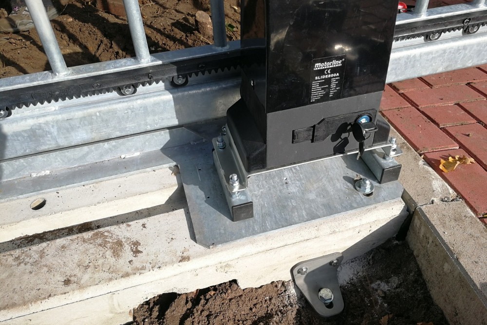 Electric gate counter balance