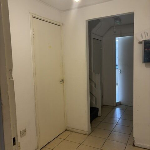 CONNIBURROW - ROOM RENTAL