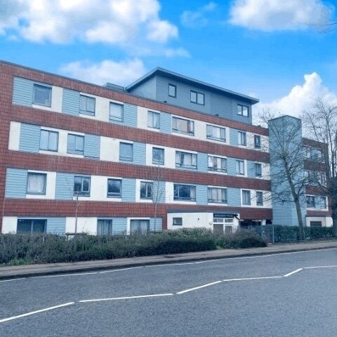 QUEENSWAY, BLETCHLEY - 1 BEDROOM 