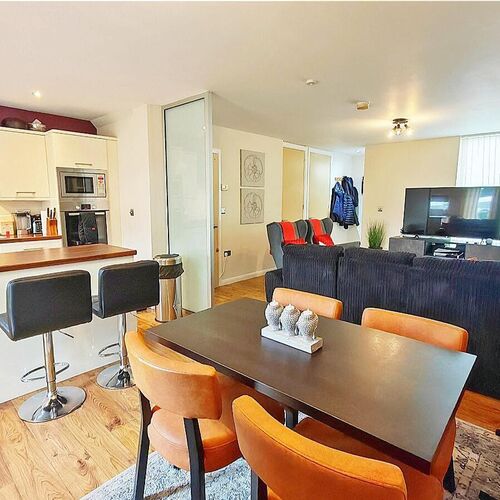 3 BEDROOM Mid Terrace For Sale