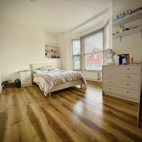 Victoria Road Ensuite Room To let