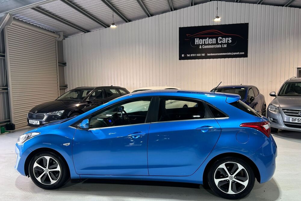 HYUNDAI i30