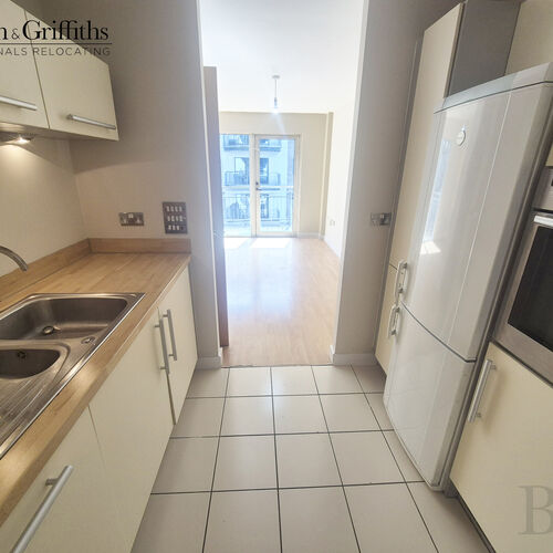 Renting in Cardiff - 2 Bedroom Apartment, Cardiff Bay- Unfurnished