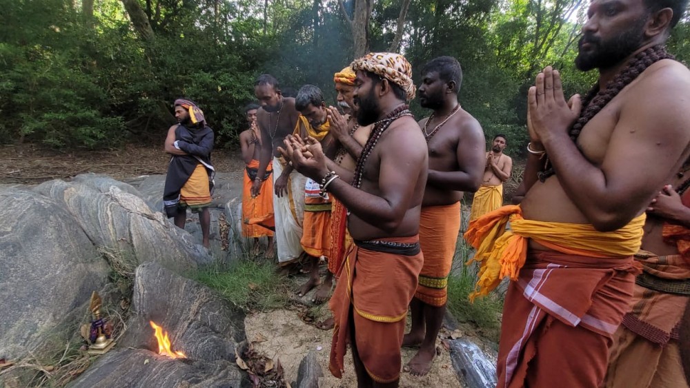 உகந்தையிலிருந்து சென்ற யாத்திரிகர்கள் கதிர்காமம் ஆலயத்தை சென்றடைந்தனர்