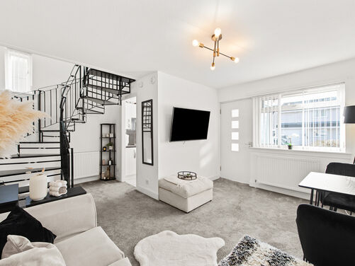 Lorimer Place, Carron, FK2 8DT