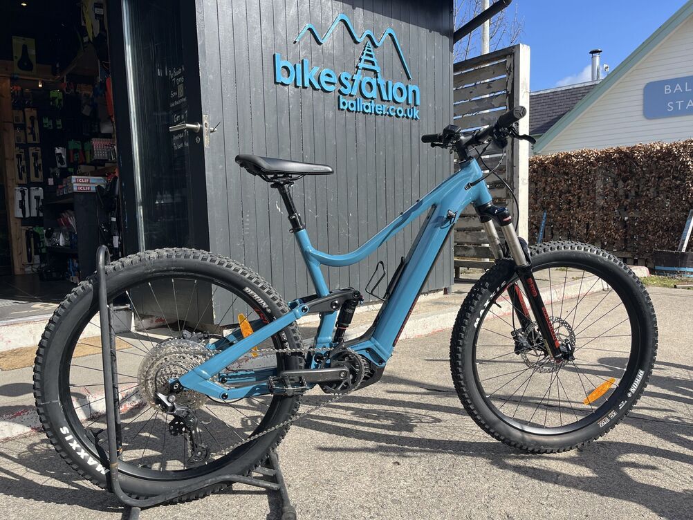 x hire Moustache wide 3