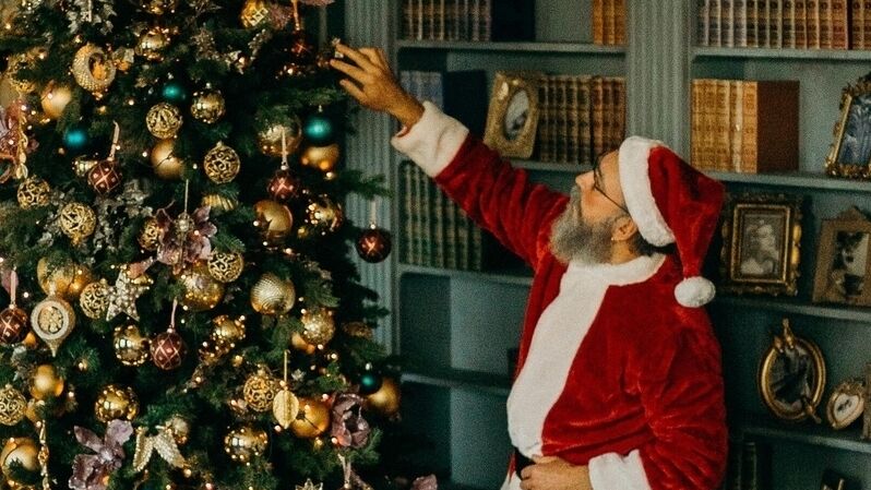 The Santas and Scrooges of Astrology