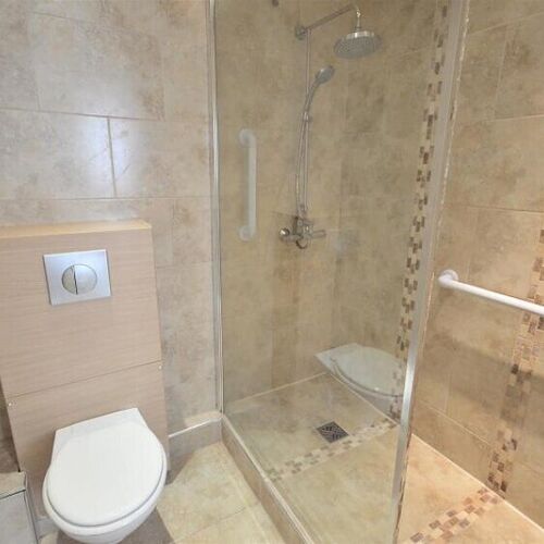 2 BEDROOM APARTMENT TO LET