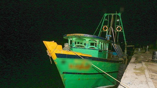 காரைநகர் கடற்பரப்பில் 4 இந்திய மீனவர் கைது