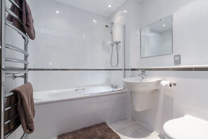 CENTURY WHARF CARDIFF BAY FURNISHED TWO BEDROOM APARTMENT