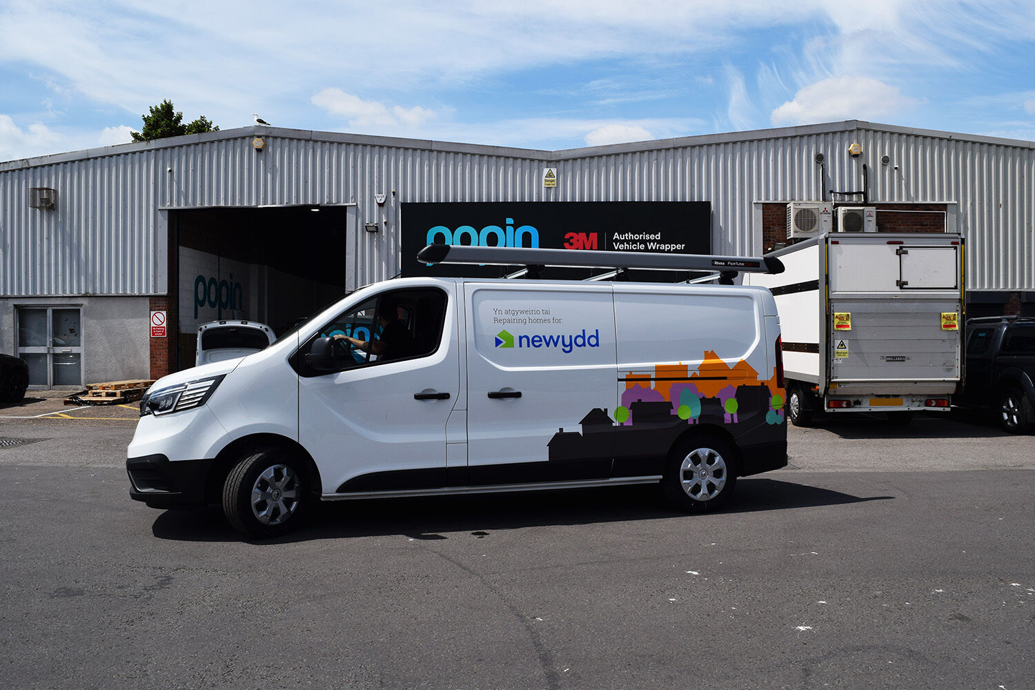 Newydd - 12x Renault Trafic