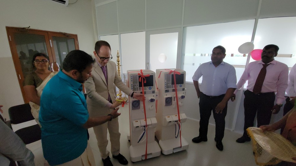 சாவகச்சேரி ஆதார வைத்தியசாலைக்கு இரண்டு இரத்த சுத்திகரிப்பு இயந்திரங்கள்