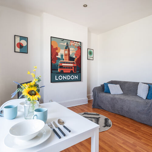 20B Hafton Road, Catford SE6 1LP