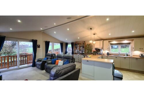 10 Roseland Lodge Park, Canada Hill, Rothesay, Isle of Bute, PA20 9EH