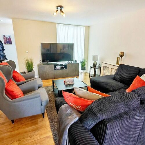 3 BEDROOM Mid Terrace For Sale