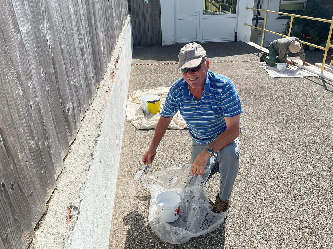 Freemasons Roll Up Their Sleeves for Liskeard Community Home | Provincial Grand Lodge of Cornwall | How to become a Freemason in Cornwall | Freemasonry lodges near me Cornwall  | What is Freemasonry in Cornwall UK