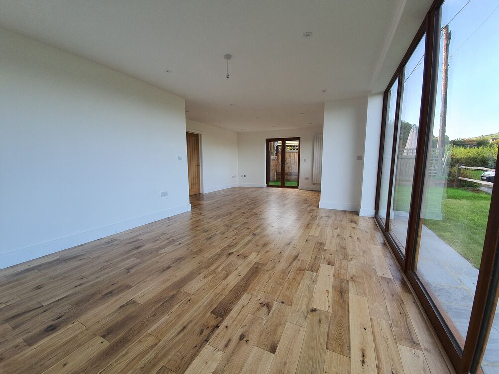 3 bedroom house with glass apex