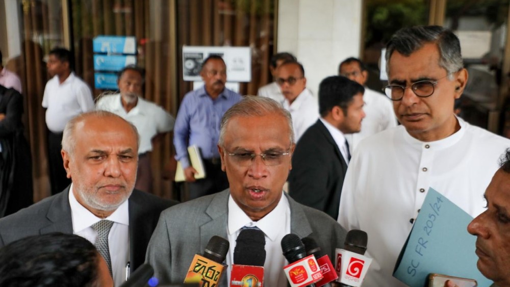 முறைகேடான E- வீசா  