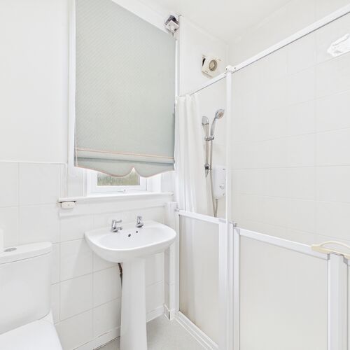 Eastern Avenue, Largs