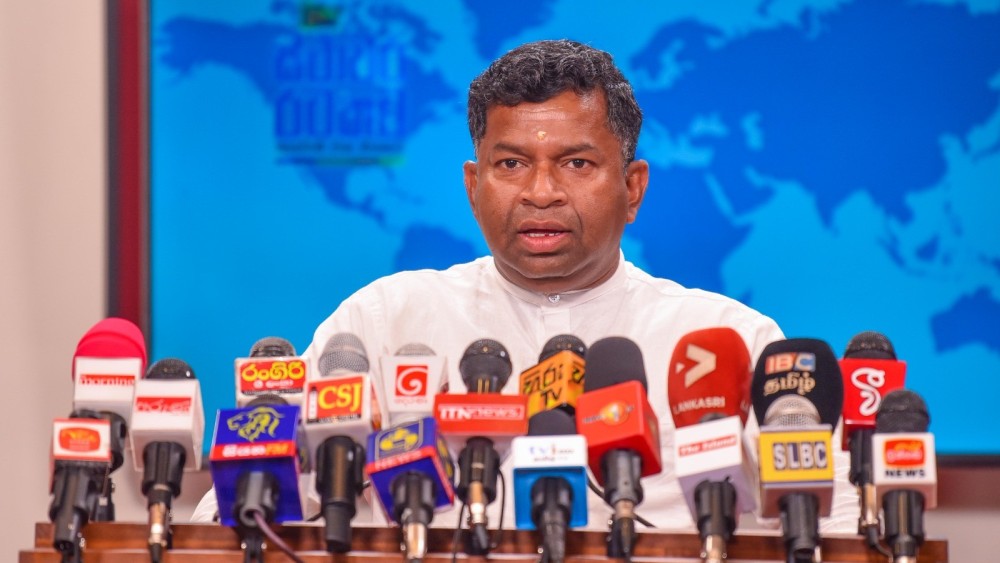 வெள்ளத்தால் சேதமடைந்த வீதிகளை புனரமைக்க நிதி ஒதுக்கீடு