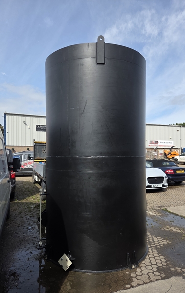Bulk storage tank for orthophosphoric acid