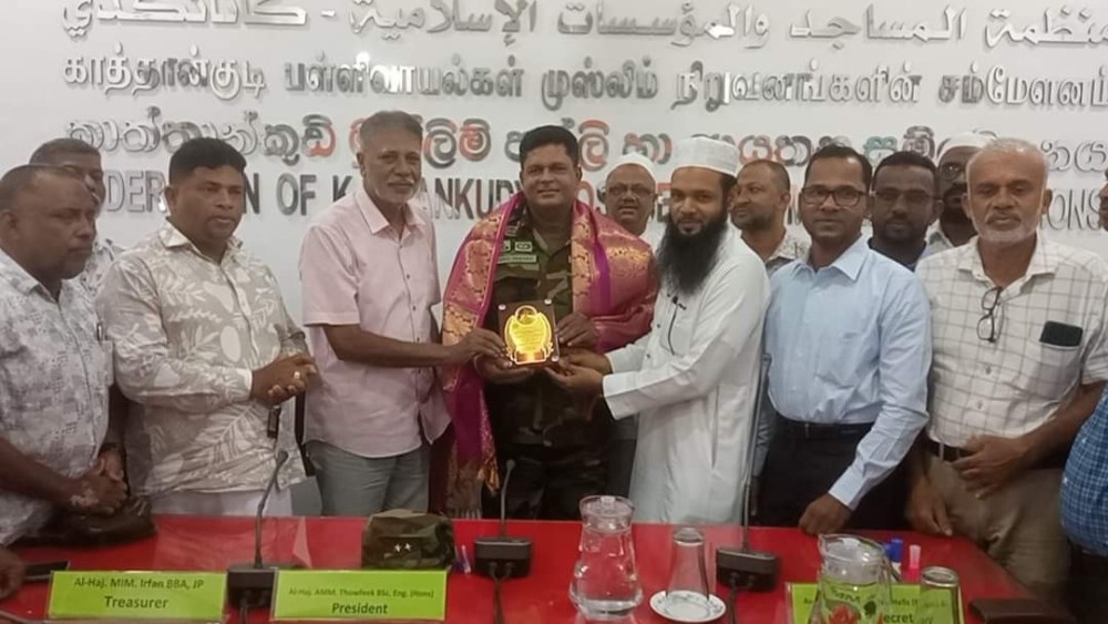 4ம் காலாற்படையின் புதிய கட்டளைத் தளபதி  காத்தான்குடிக்கு  விஜயம்