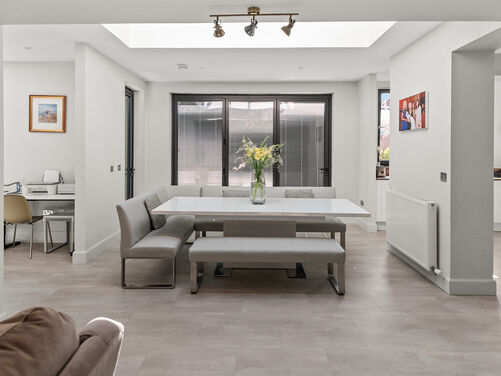 Macgregor Place, Larbert, FK2 8RJ