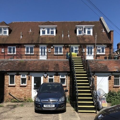 BLETCHLEY TOWN CENTRE - 2 BEDROOM APARTMENT