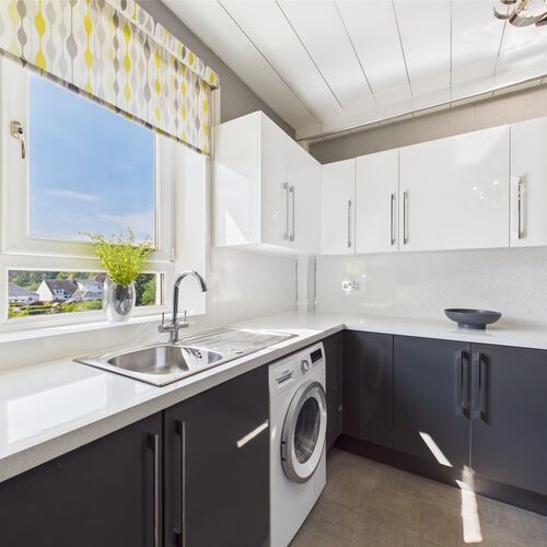 West Main Street, Darvel