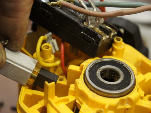 How to Change Carbon Brushes in Power Tools?